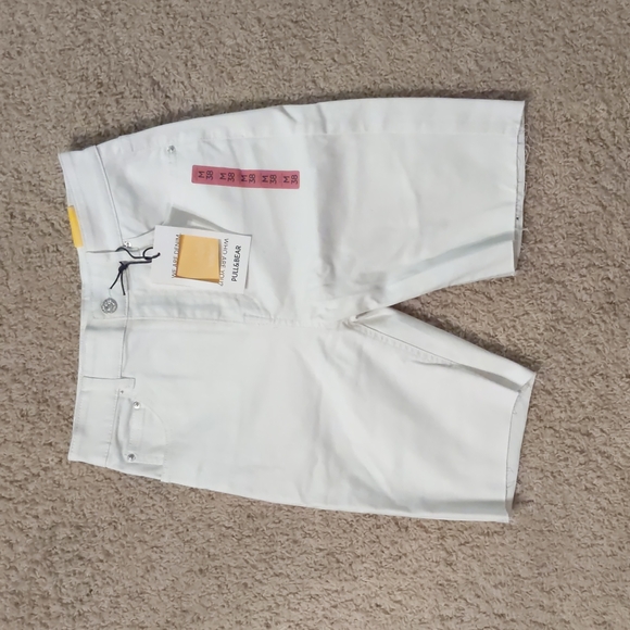 Pull&Bear white denim shorts, size 6 - Picture 5 of 14